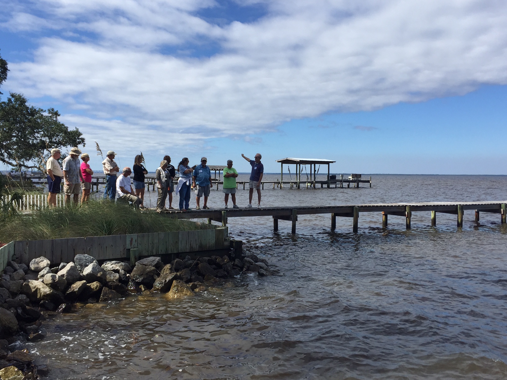 Florida Master Naturalist students out in the field 