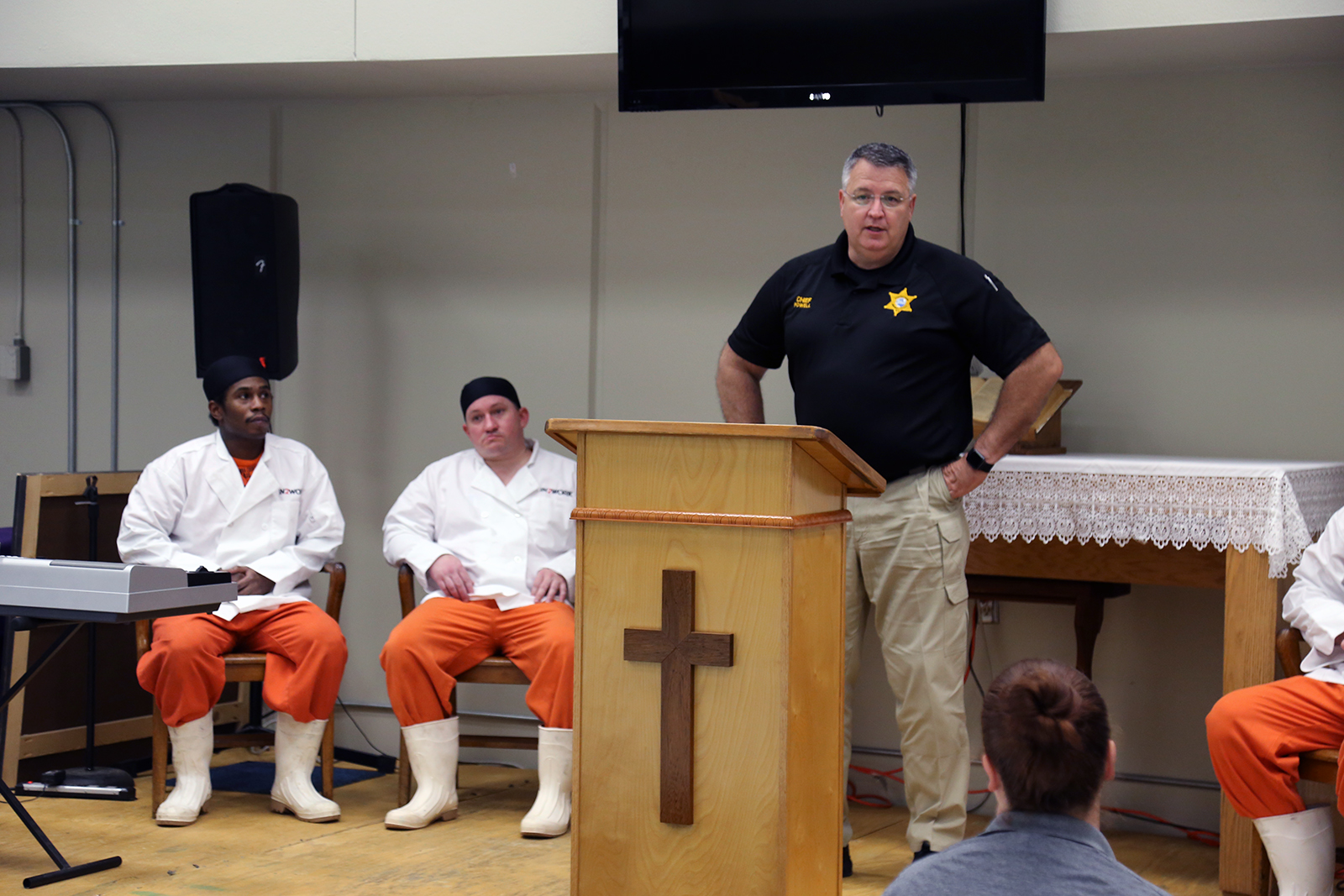 Chief Powell talks to graduates 