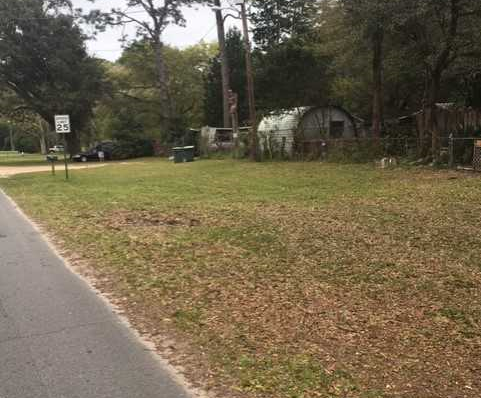 A clean curbside after items were picked up during the March 13 Brentwood Neighborhood Cleanup.