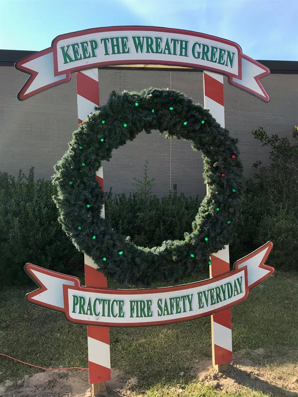 2-bulb-wreath 2bulbwreath