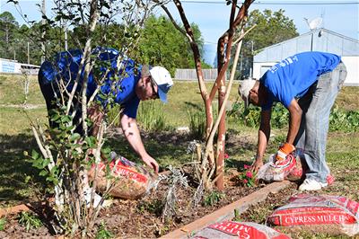 Day of Caring Heritage Oaks 2