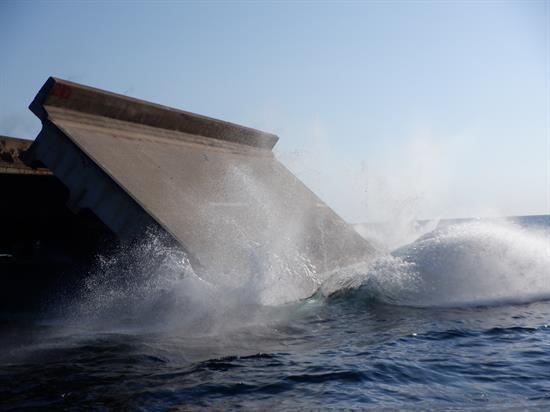Bridge material artificial reef deployment Bridge material artificial reef deployment