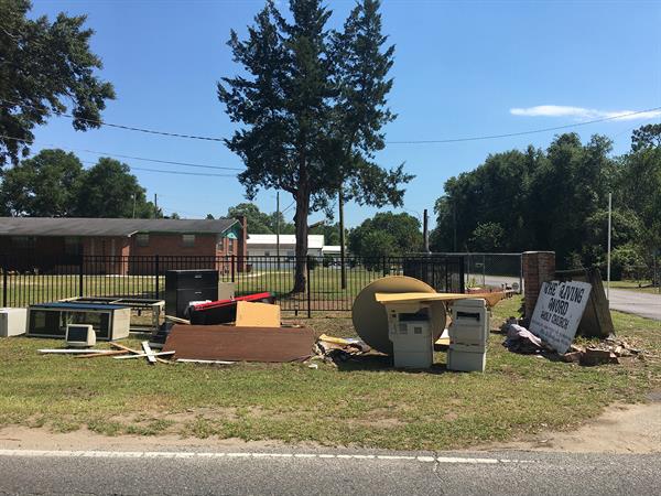 Lincoln Park Neighborhood Cleanup Before 3