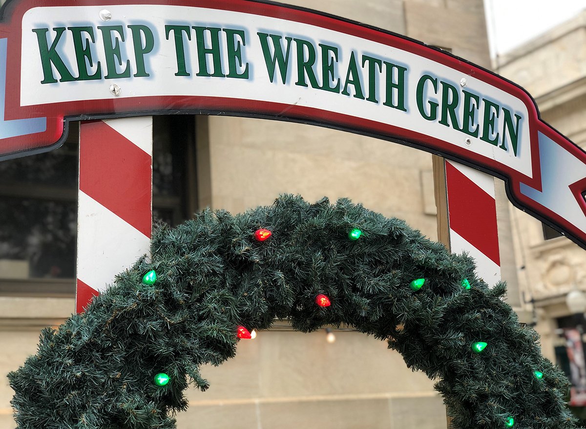 keep the Wreath Green
