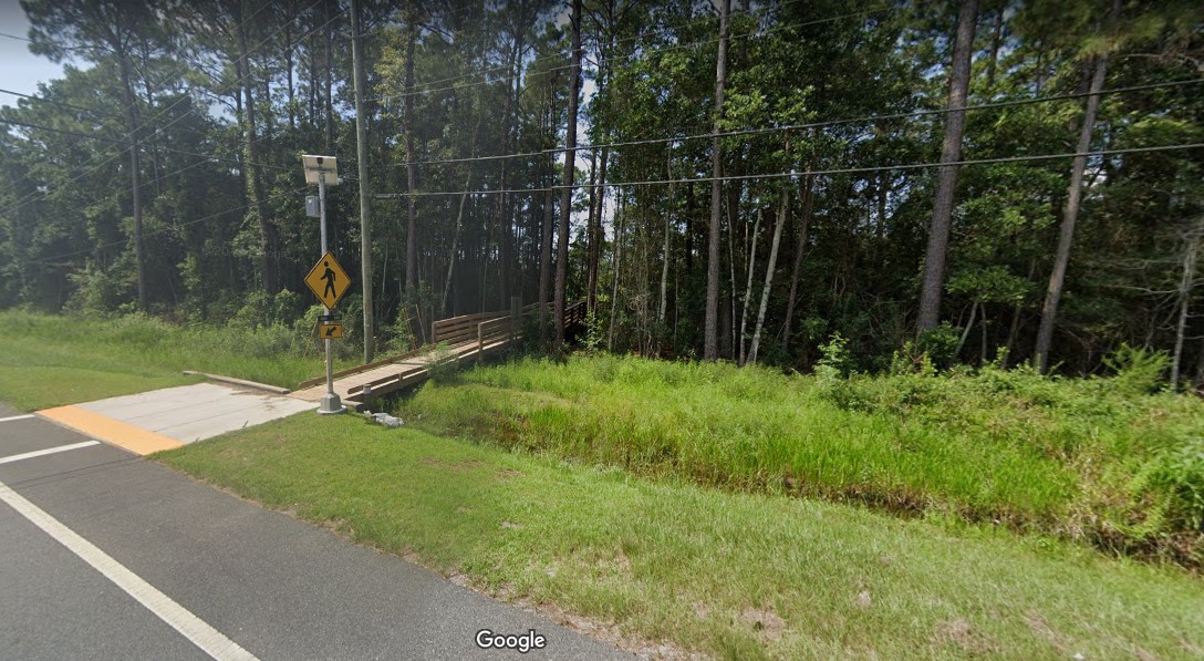 Photo of entrance ramp / walkway to Southwest Greenway at West Fairfield Drive