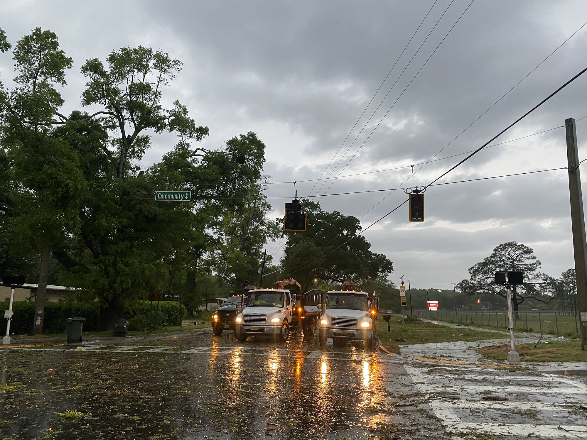 Traffic Signal Out at Longleaf and Community Drive Intersection