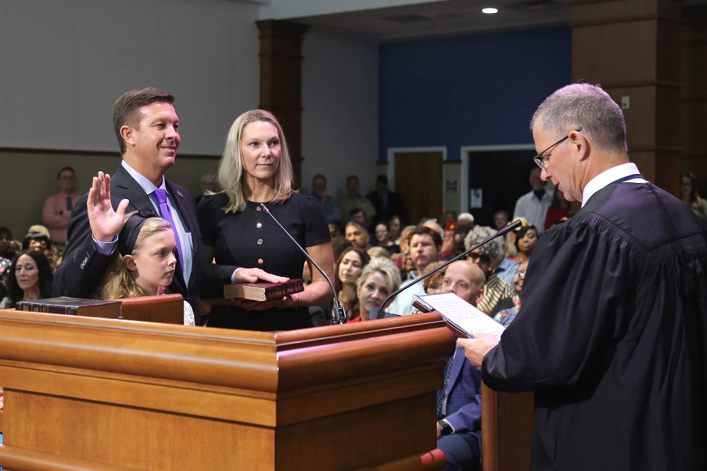 Commissioner Barry is sworn in as District 5 Commissioner